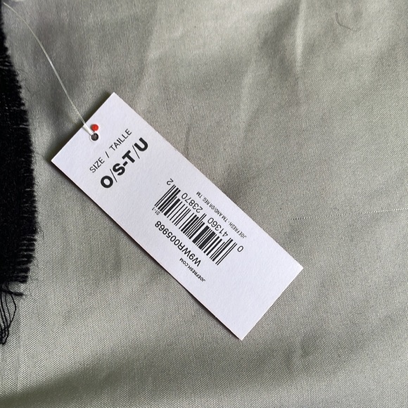 Joe fresh scarf - Picture 2 of 2